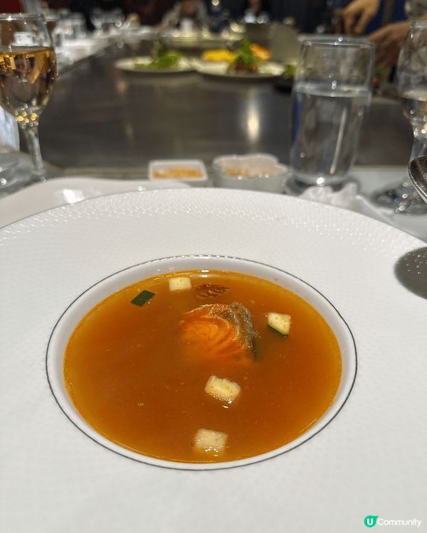 台北之旅必食夏慕尼法式鐵板燒，菲力牛排入口有肉味，由前菜沙律...