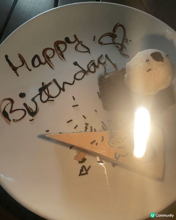 Flames喺觀塘海邊，有戶外位置，好適合一班朋友吹住水嘅路...