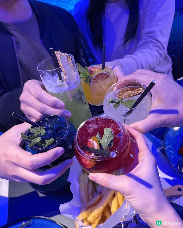 位於尖沙咀諾士佛臺既Staro, 餐廳環境好靚，成個星空既感...