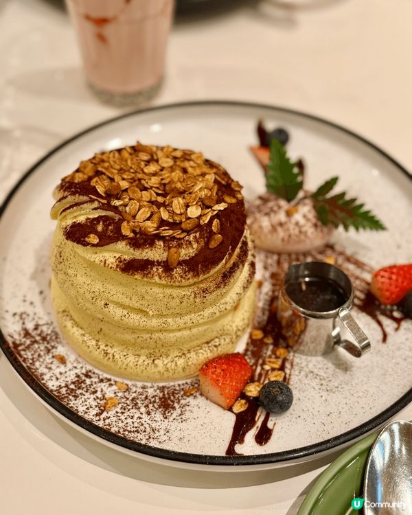 新城市廣場內高質西餐廳， Tiramisu pancake不...
