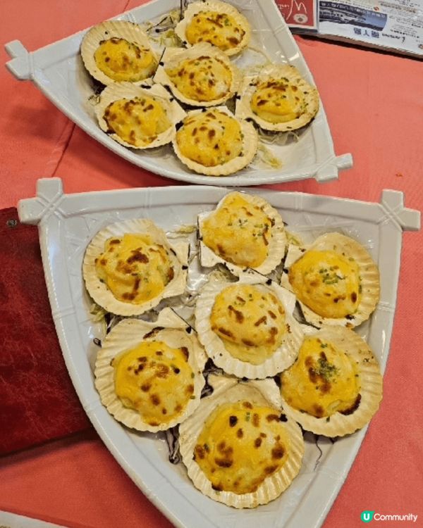 香港的海鮮餐很豐富，有鮑魚、帶子、蝦、魚更是少不了。