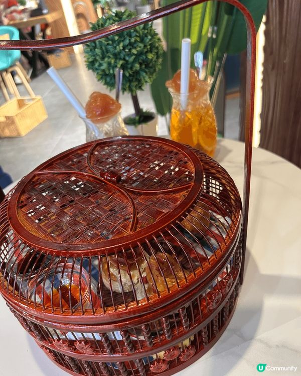 懷舊香港點心下午茶好味有驚喜，一口鮑魚酥，大大粒魚蛋，合桃酥...