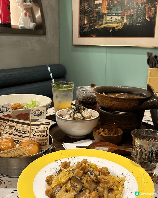 餐廳佈置充滿香港七八十年代味道，食物都好有香港特色！而且地點...