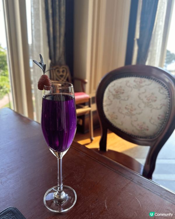 香港迪士尼樂園酒店嘅下午茶tea set好靚好精緻呀😍 海鮮...