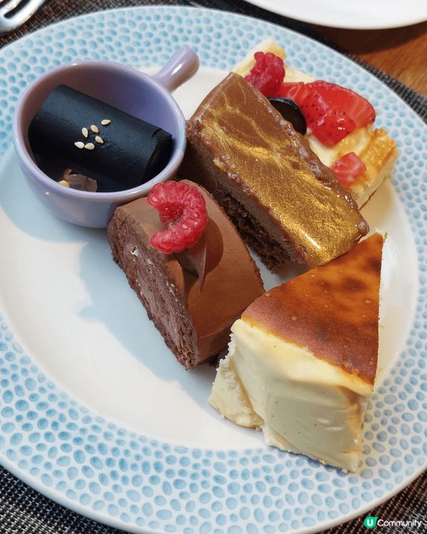 朗廷酒店自助午餐，環境舒適，服務員有禮貌，甜品美味，竟然有蒸...