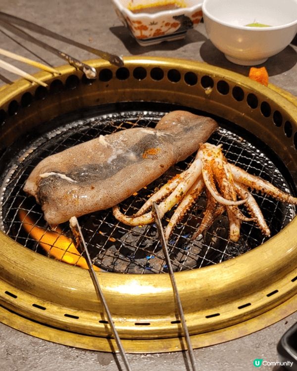 在東京，推薦「牛角燒肉」作為燒肉打卡地點。這裡提供新鮮的肉類...