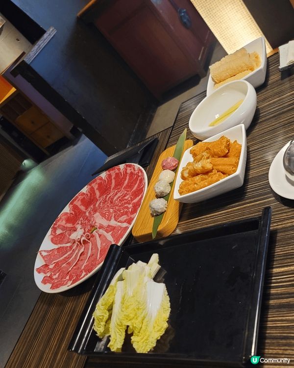 在東京，推薦「牛角燒肉」作為燒肉打卡地點。這裡提供新鮮的肉類...