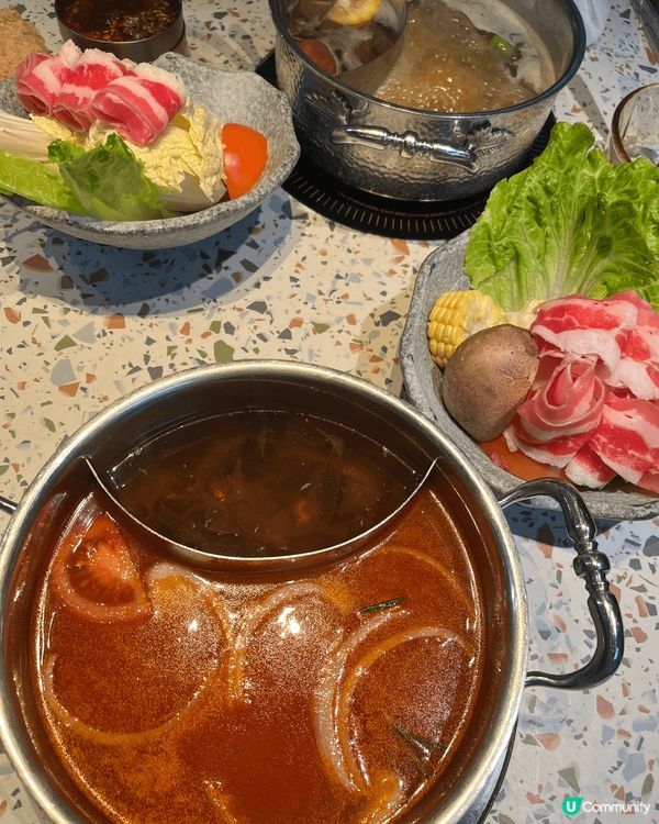 湊湊火鍋的午市套餐十分抵食，一到下午已經滿座，五時都有七款火...