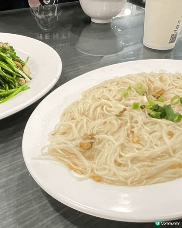 大仁哥蔗香脆皮桶仔雞- 位於台灣宜蘭；用中藥甘蔗煙燻土雞。皮...