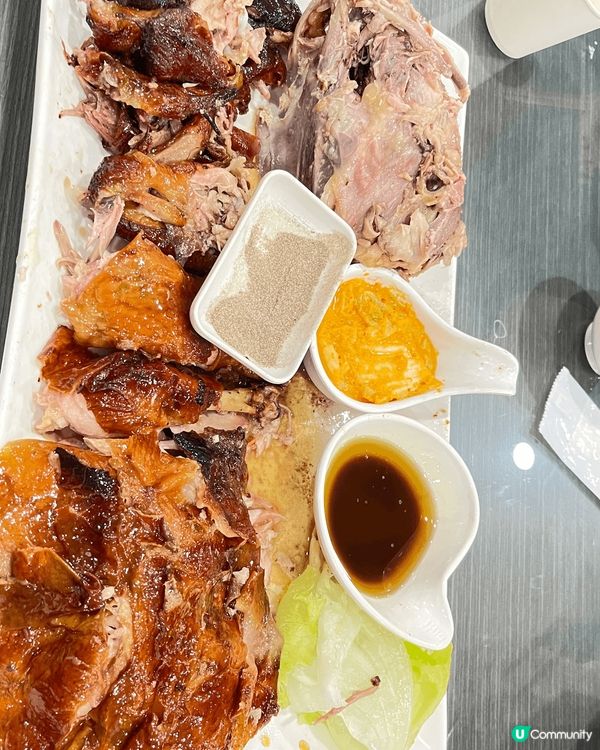 大仁哥蔗香脆皮桶仔雞- 位於台灣宜蘭；用中藥甘蔗煙燻土雞。皮...