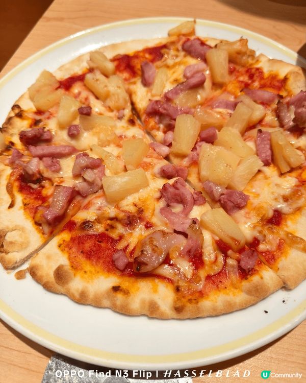 香港式pizza,加個意粉, 再加個甜品就好滿足