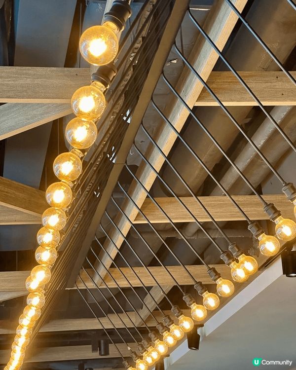 California Pizza Kitchen餐廳環境舒適...