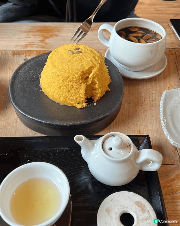 首爾韓屋村茶店 韓式傳統茶飲配上韓式南瓜蒸糕 環境清幽雅致