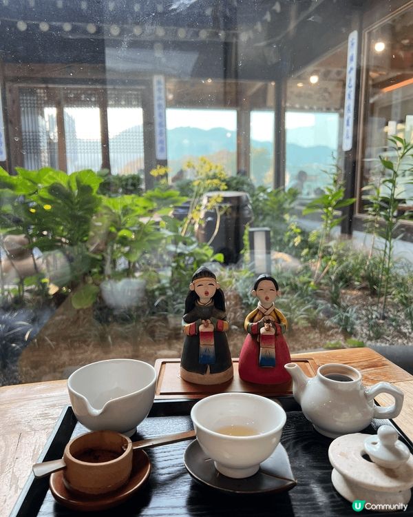 首爾韓屋村茶店 韓式傳統茶飲配上韓式南瓜蒸糕 環境清幽雅致