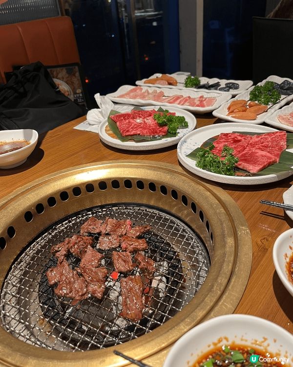 在深圳世界之窗附近的一間燒肉店，炭爐燒肉，好味😋