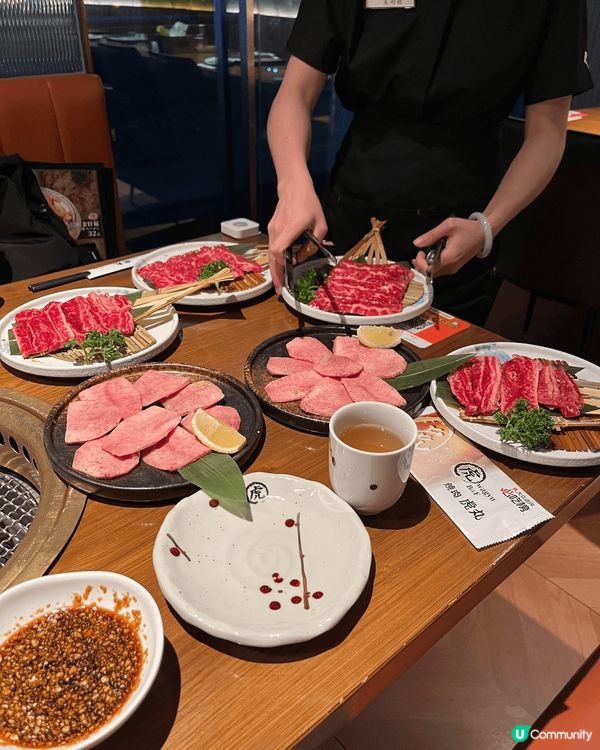 在深圳世界之窗附近的一間燒肉店，炭爐燒肉，好味😋