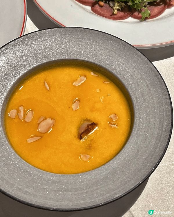 哈囉大家好！我哋今日嚟到深圳嘅Le Pissenlit蒲公英...