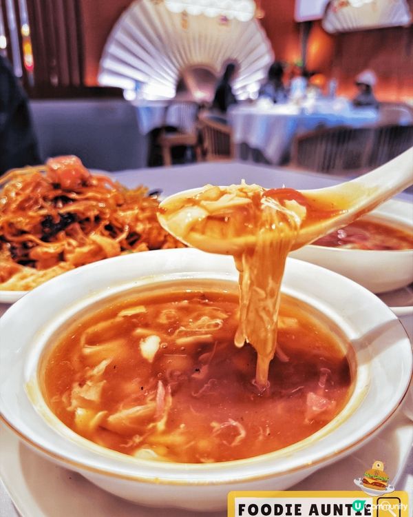 平時盆菜都係外賣返屋企食，好難得見到莆田會有得堂食成個盆菜套...