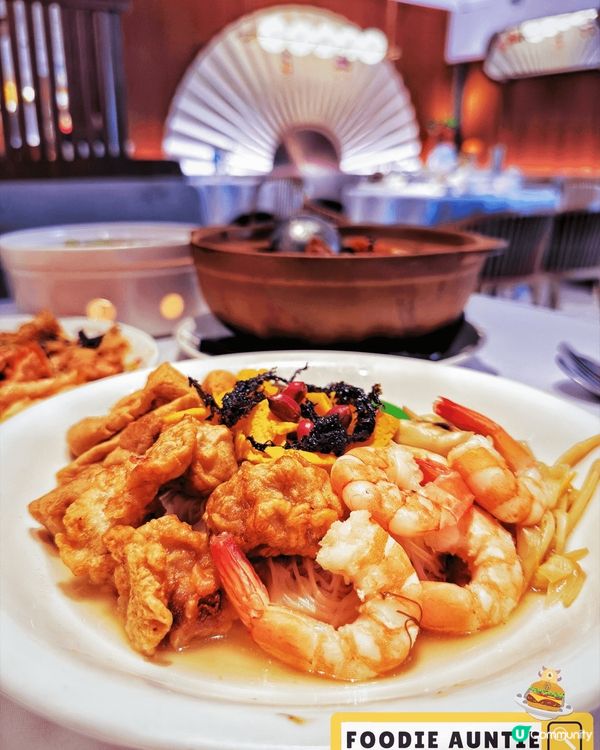 平時盆菜都係外賣返屋企食，好難得見到莆田會有得堂食成個盆菜套...