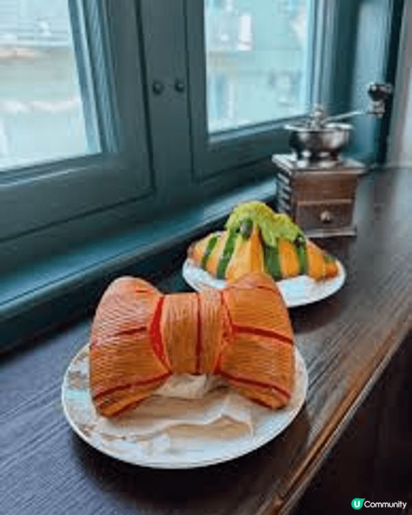 檸檬蝴蝶結酥是一款外形精緻、口感清新的甜點。這款美食通常由層...