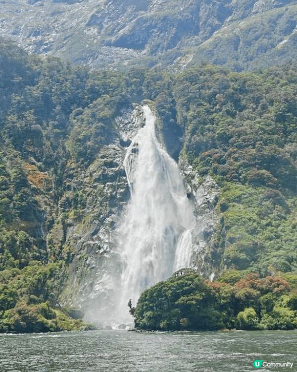 紐西蘭之旅 乘坐郵輪觀賞瀑布