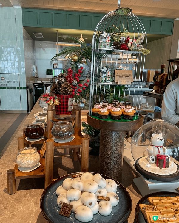 香港富麗敦海洋公園酒店自助餐，食物豐富，美味可口，環境優美。...