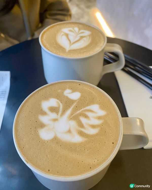 超級勁嘅拉花技術拉到隻天鵝，未飲都覺得心情好。tea set...