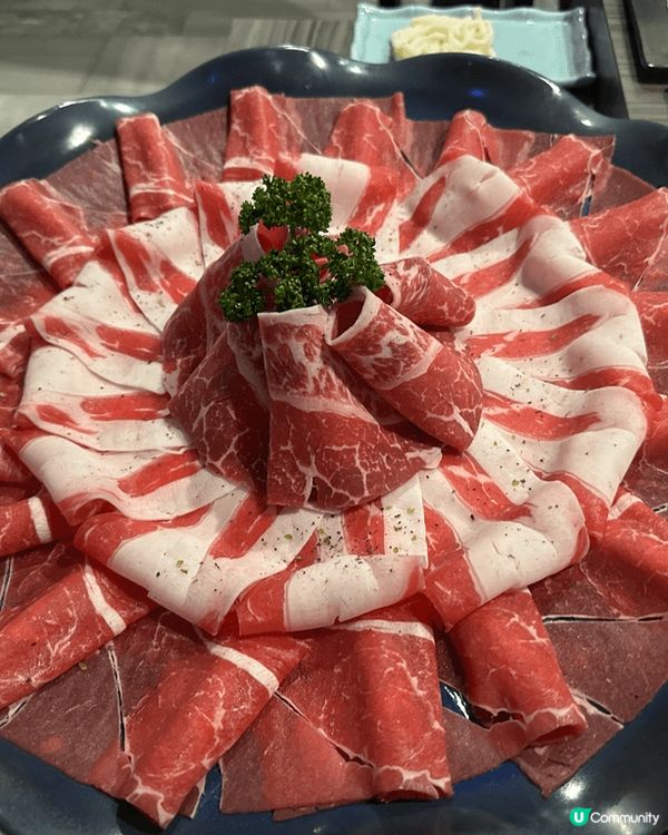 台灣青花驕火鍋，牛肉新鮮，湯底足品，價錢合理，性價比高。因此...