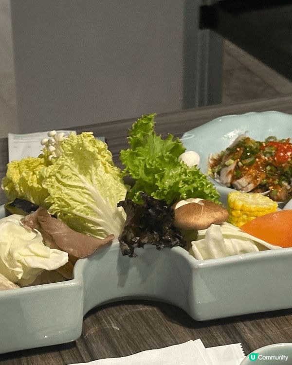 台灣青花驕火鍋，牛肉新鮮，湯底足品，價錢合理，性價比高。因此...