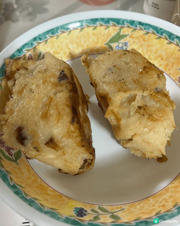 家人自家製的美食有鍋貼、蘿蔔糕，還有豐富的團年飯。新年自家製...