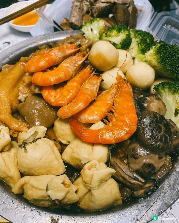 新年美食～ 大家樂盆菜及糯米飯～ 用料豐富， 款式多， 味道...