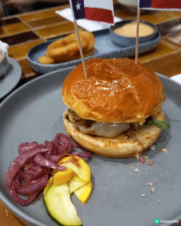 美食日常，遊走港九新界的午餐及晚餐。雖然不貴，但性價比高