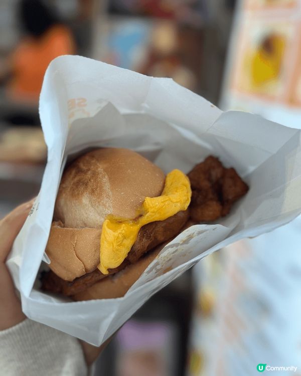 【澳門豬扒包：街頭巷尾的酥香傳奇】  