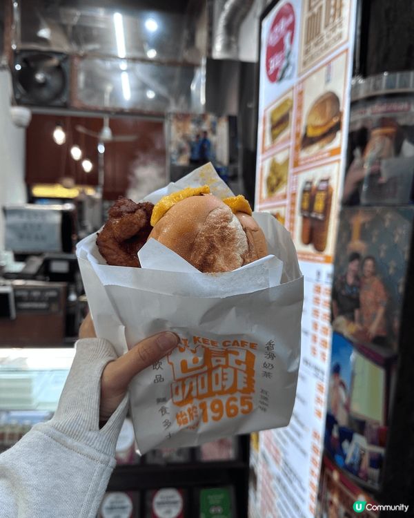 【澳門豬扒包：街頭巷尾的酥香傳奇】  