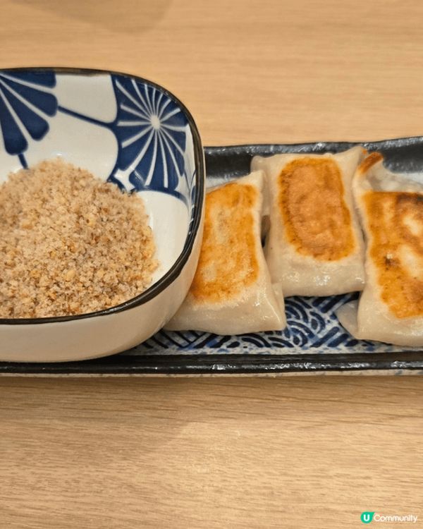 勁餃笑每天以最新鲜的食材製作精美食品供客人選擇，例如新鲜的黑...