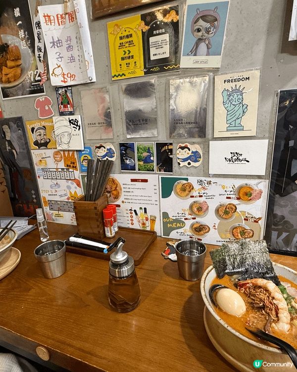 小店拉麵，意想不到的出色 。海老湯味濃但唔會過重，蟹膏湯香味...