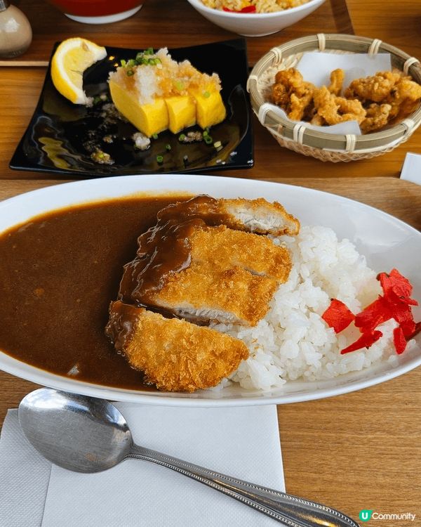 日本高松機場內的餐廳，日式咖喱飯配埋卷蛋，好夾，但最令人驚喜...