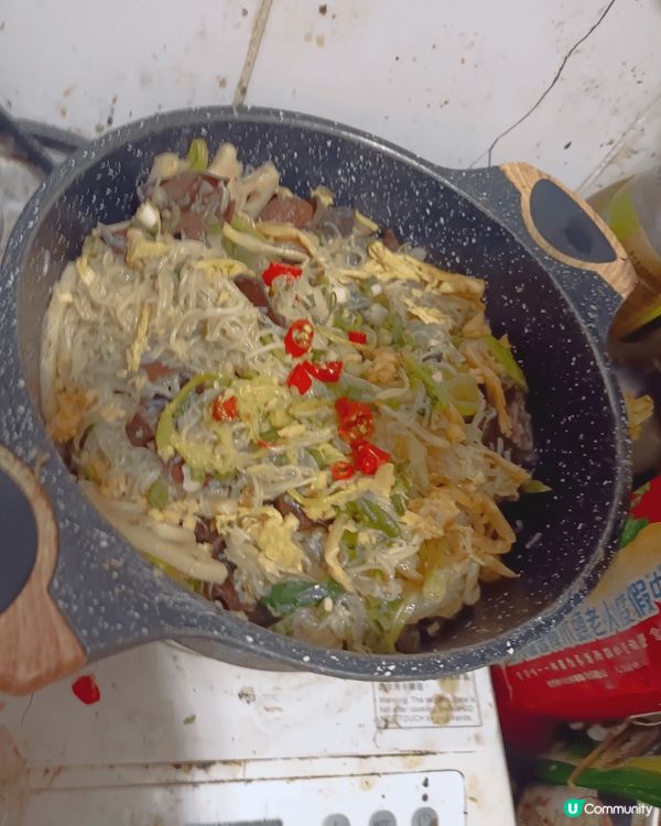 煎黃花魚和栗子炆鶏柳，初一的素菜煲，還有青瓜貓咪雕花
