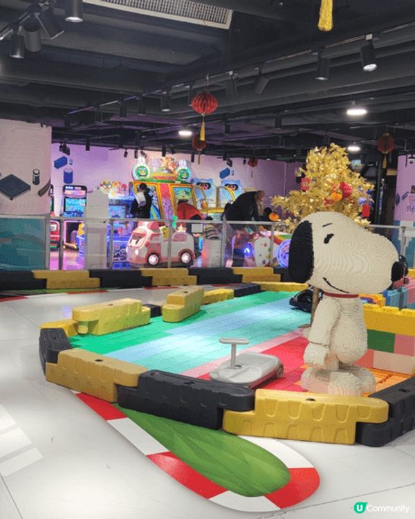 百田遊園，一個價錢遊戲任玩，包括揸車仔、籃球機、跳舞機同其他...