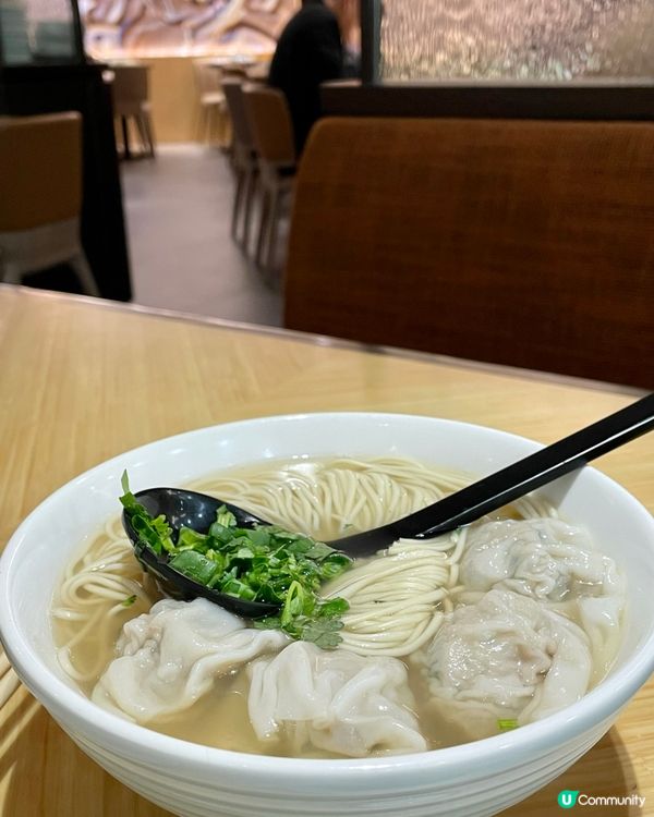 銅鑼灣食lunch😋 翡翠拉麵小籠包抵食推介！