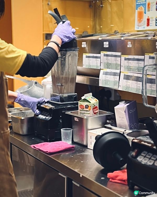 ## 金鐘廊新開芒果甜品店🥭  即叫即製新鮮芒果奶昔