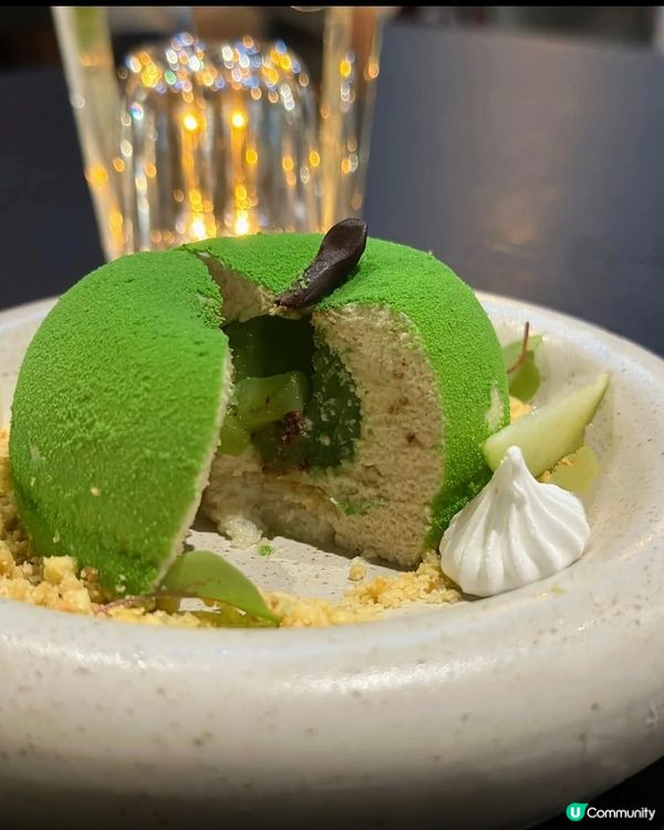 朋友生日🎂，揀咗呢間LabEat食西餐，一踏進餐廳就feel...