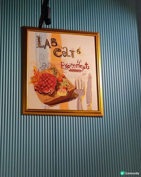 朋友生日🎂，揀咗呢間LabEat食西餐，一踏進餐廳就feel...