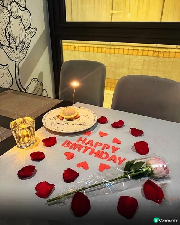 朋友生日🎂，揀咗呢間LabEat食西餐，一踏進餐廳就feel...