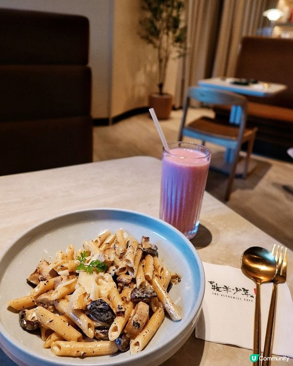 康城文青 cafe ☕📚 以書易啡，文化慈善！