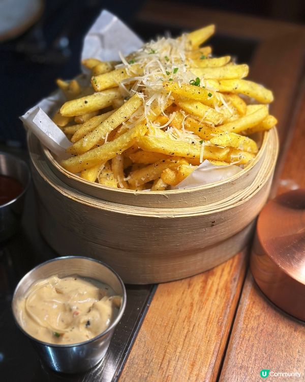 灣仔最Chill餐廳❤️‍🔥維港景色加live music🎶