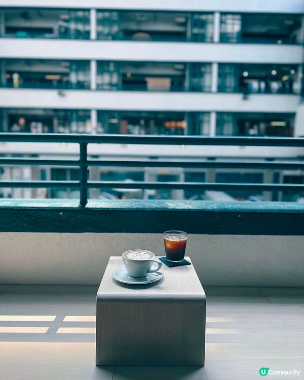 中環打卡新去處☕️  
元創方咖啡店，室外位打卡一流📸