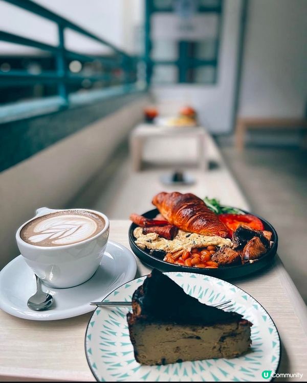 中環打卡新去處☕️  
元創方咖啡店，室外位打卡一流📸