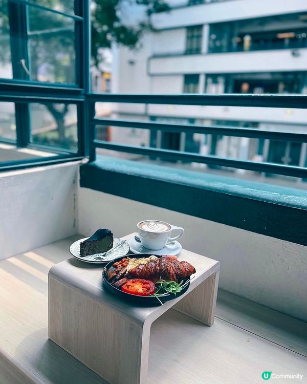 中環打卡新去處☕️  
元創方咖啡店，室外位打卡一流📸