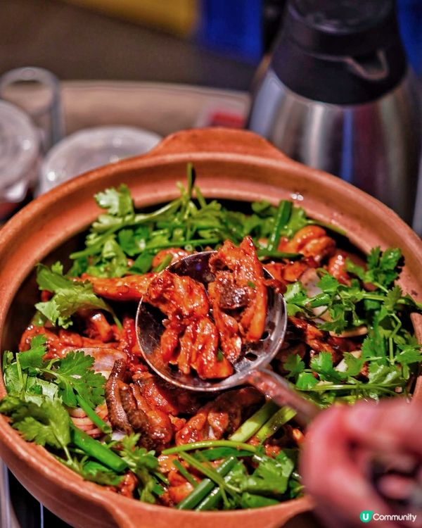 榕樹頭雞煲🐔 正宗老廣風味，懷舊氣息滿滿！